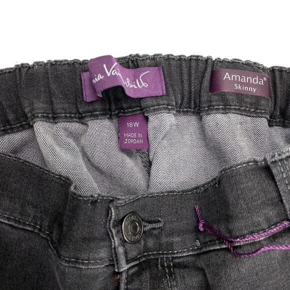 Gloria Vanderbilt Amanda Skinny Back Elastic Women's size 18WP Black Denim jeans - Picture 3 of 4